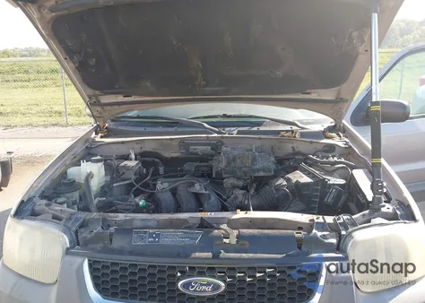 2001 Ford Escape Xlt z USA, uszkodzony, nr VIN 1FMCU04131KB60072